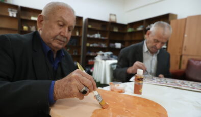 Huzuru sanatta buldular