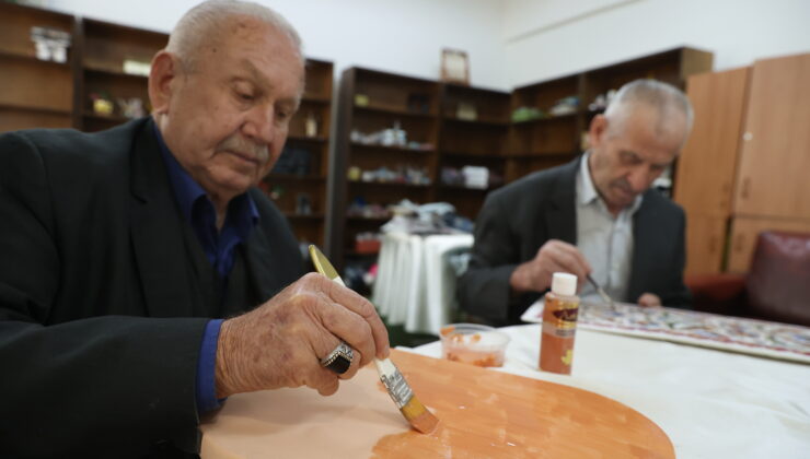 Huzuru sanatta buldular