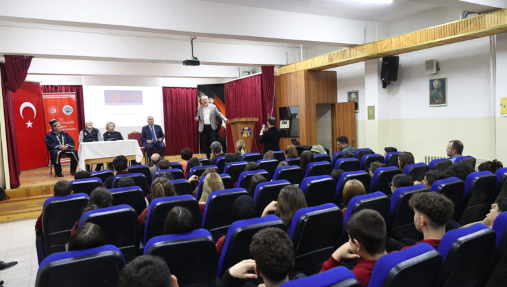 Ahiler öğrencilerle buluştu