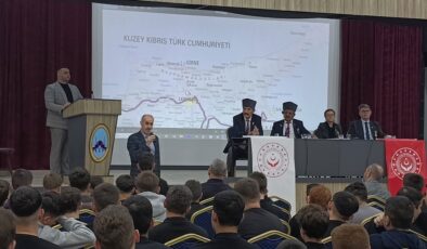 Şehit yakınları ve gaziler öğlencilerle buluştu