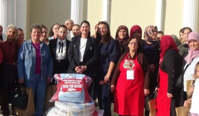 Belediye’den kadın çiftçilere destek