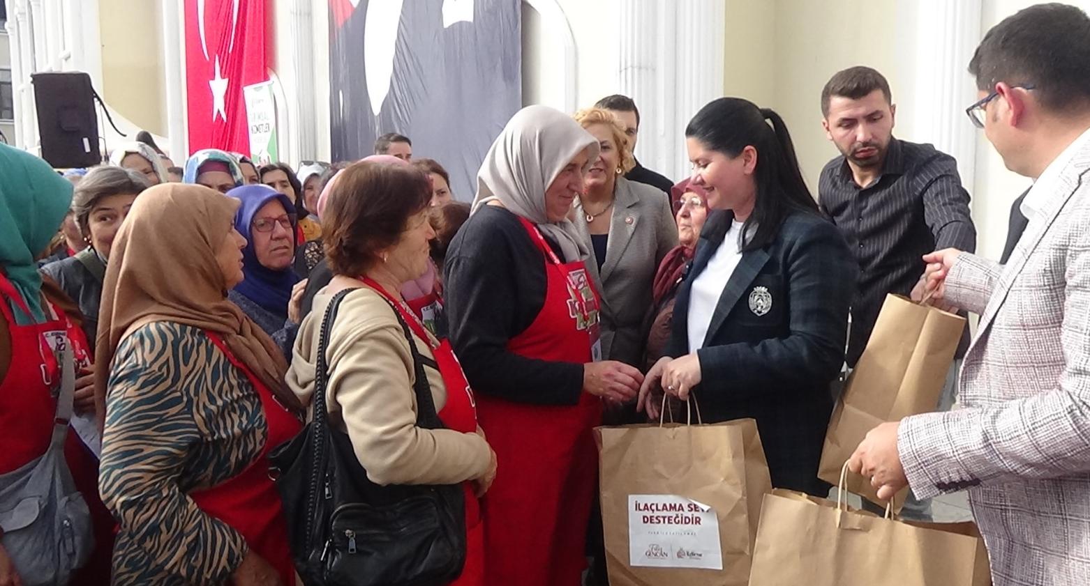 Belediye’den kadın çiftçilere destek