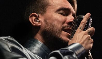 Cem Adrian’dan memleketinde konser