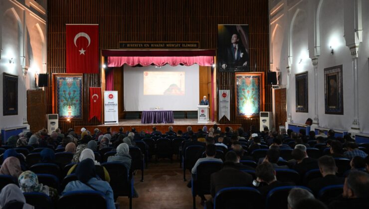 ‘Aile ve manevi hayat tehlike altında’