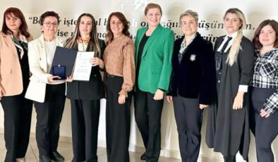 Elmas Aslan’a devlet nişanı verildi