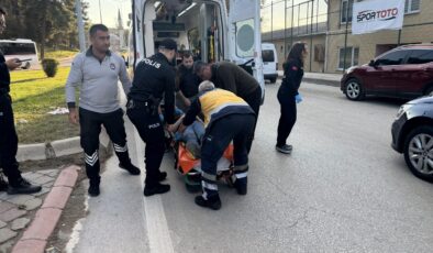 Hafif ticari aracın çarptığı kadın yaralandı