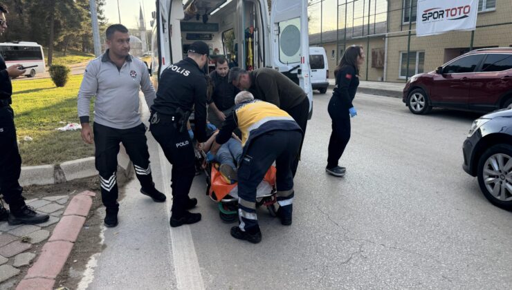 Hafif ticari aracın çarptığı kadın yaralandı