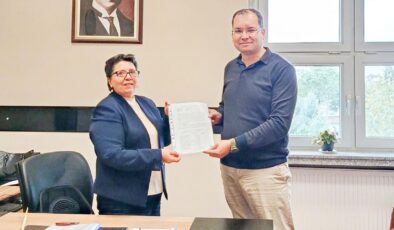 Hakan Çalışkan mazbatasını aldı