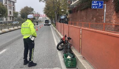 Kamyon elektrikli bisikletle çarpıştı