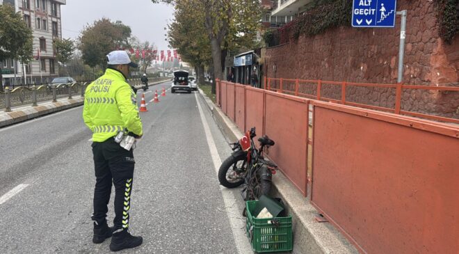 Kamyon elektrikli bisikletle çarpıştı