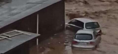 Komşuda sel felaketi