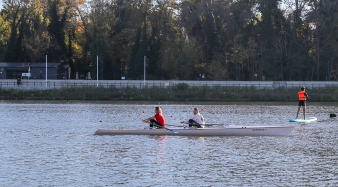 Kürekler Cumhuriyet için çekildi