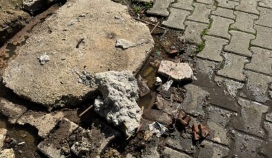 Sokağa akan atık suya mahalleliden tepki