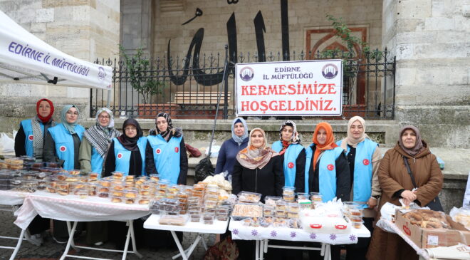 Müftülükten öğrencilere destek kermesi