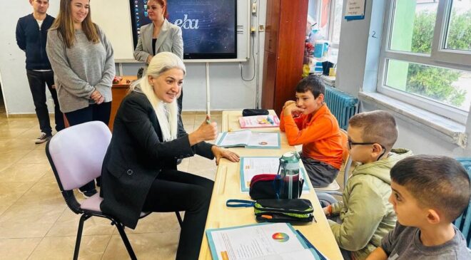 Uyanık, öğrencilerle bir araya geldi