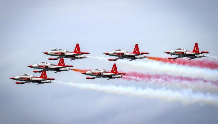 Türk Yıldızları’ndan prova uçuşu