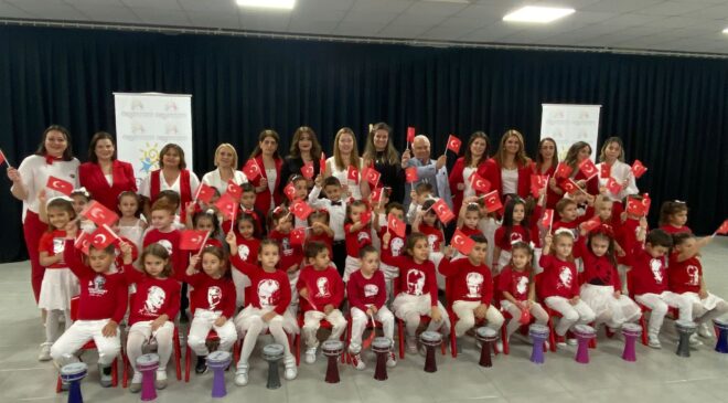 Minik öğrencilerden Cumhuriyet sergisi