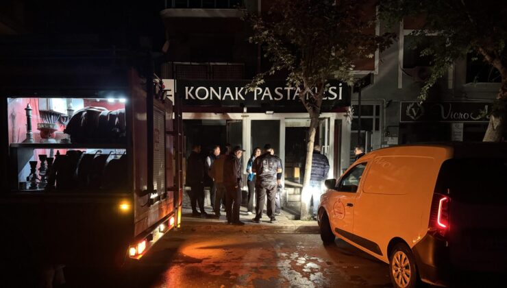 Pastanede korkutan yangın