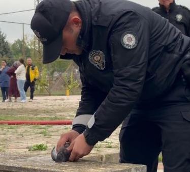 Polis memurundan duyarlı davranış