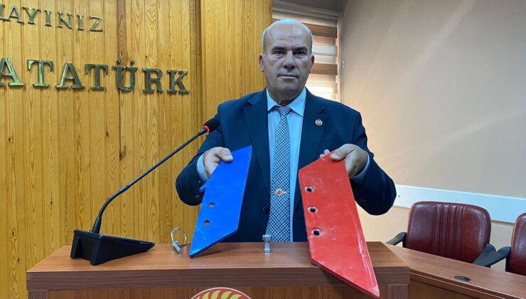 Pulluk demiri ile kürsüye çıktı