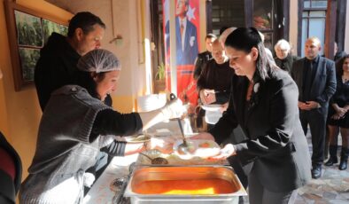 Atatürk sevdiği yemekler ikram edildi