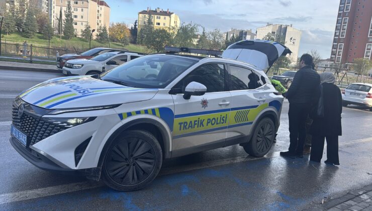 Motosikletle otomobil çarpıştı