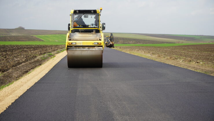 Köy yolları yenileniyor