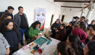 Bayezid Külliyesi’nde ebru etkinliği