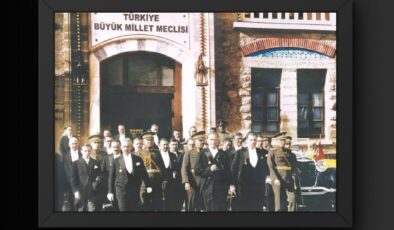 ‘Saltanatı diriltme hayali sürdürülüyor’