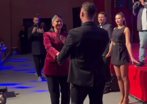 Gencan’dan kurtuluş valsi