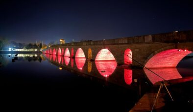 Meriç Köprüsü turuncu renkle ışıklandırıldı