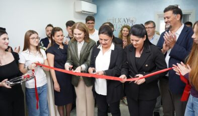 Kendi kliniğinde hizmet verecek