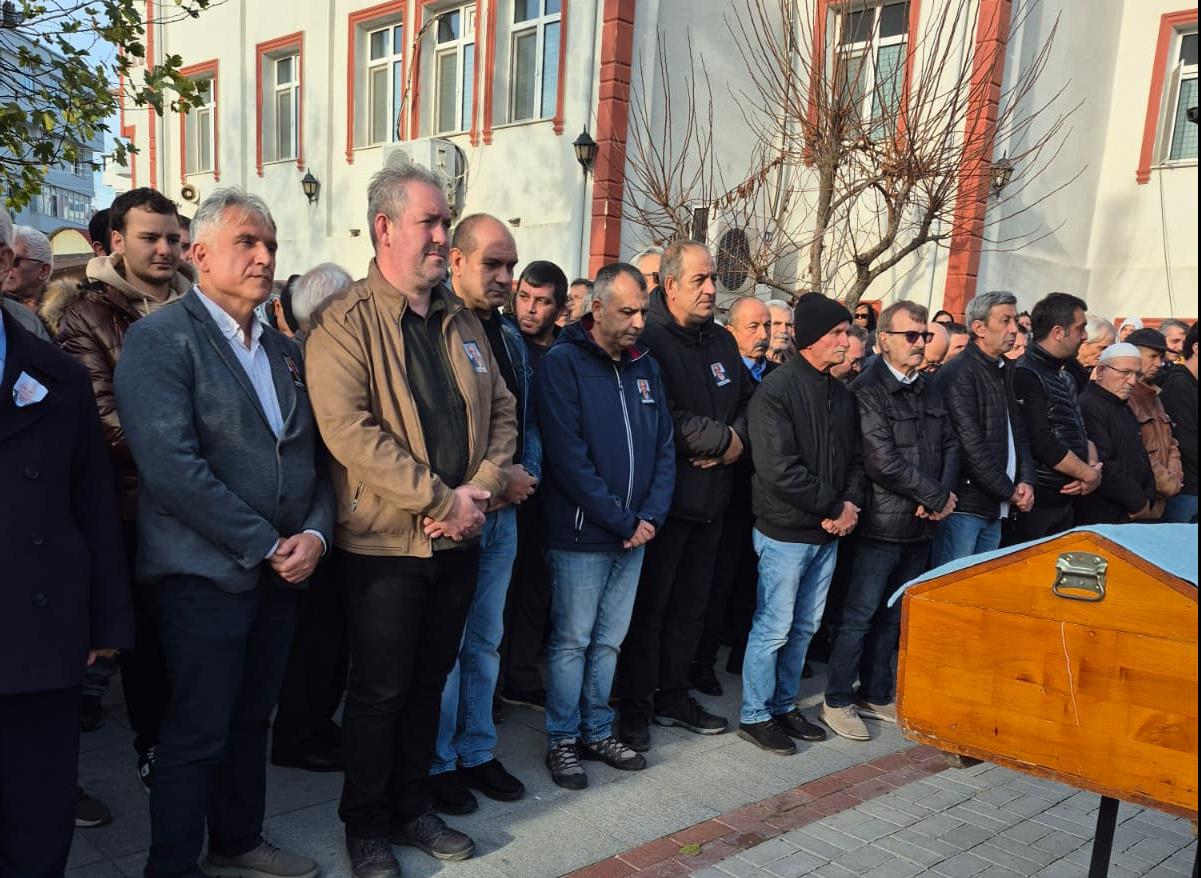 Emekli öğretmene son görev