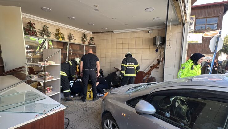 Otomobil ekmek fırınına daldı!