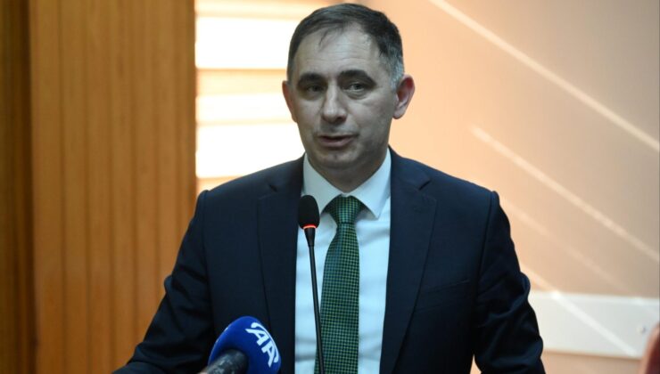 Selimiye’de çimentolu izler temizlendi