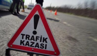 TIR’a çarptı! 3 yaralı