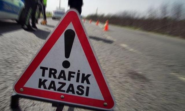 TIR’a çarptı! 3 yaralı