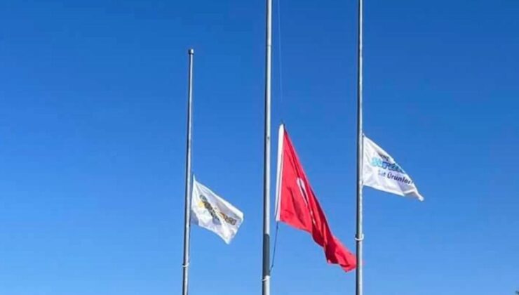 Yardımcı, işletmesinde bayrakları yarıya indirdi