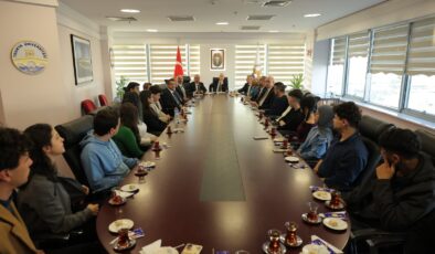 Burs almaya hak kazandılar