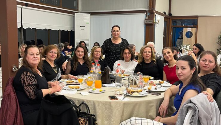 Kadınlar yeni yılı karşıladı