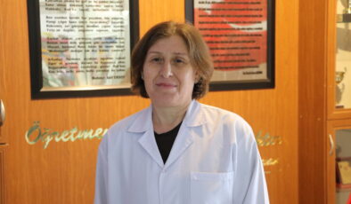 Temizlik görevlisi alkışlarla karşılandı
