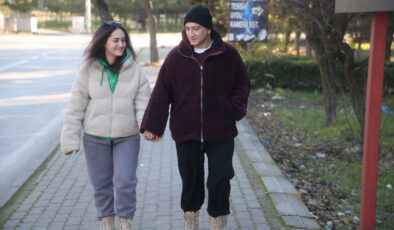 Kanseri yendi şehir turu atarak kutladı