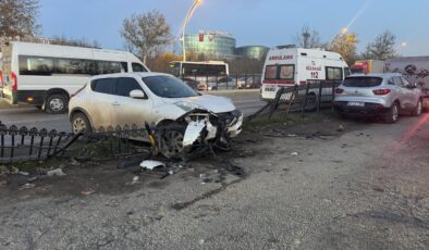 Ambulansla cip çarpıştı