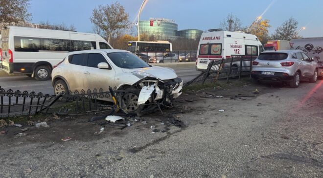 Ambulansla cip çarpıştı