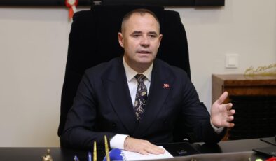 Belediye Başkanı maaşını altyapıya feda etti