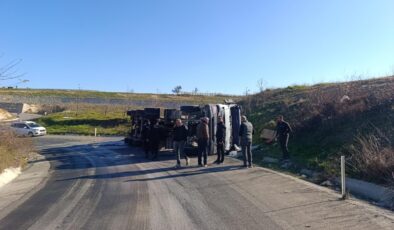 Beton mikseri devrildi