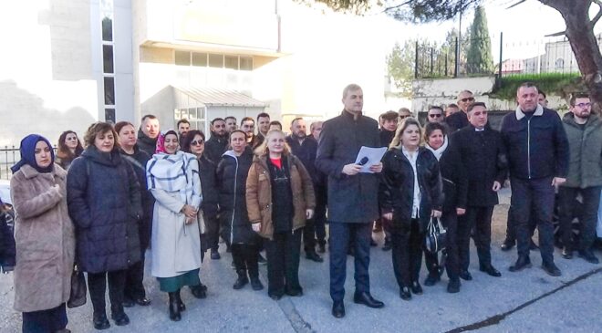 Edirne Defterdarlığı önünden tepki