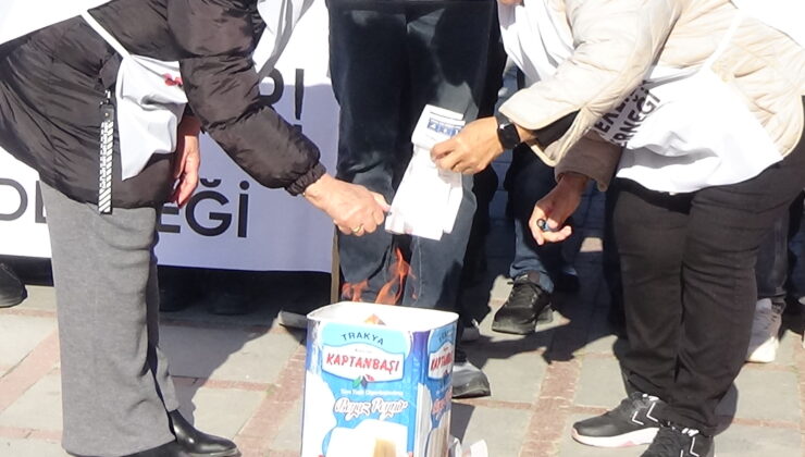 Edirne’de emekliler faturalarını yaktı