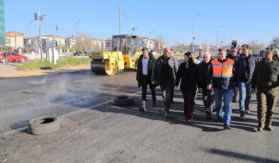 Gencan, asfalt çalışmasını inceledi