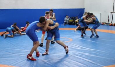 Hem minderde hem er meydanında iddialı